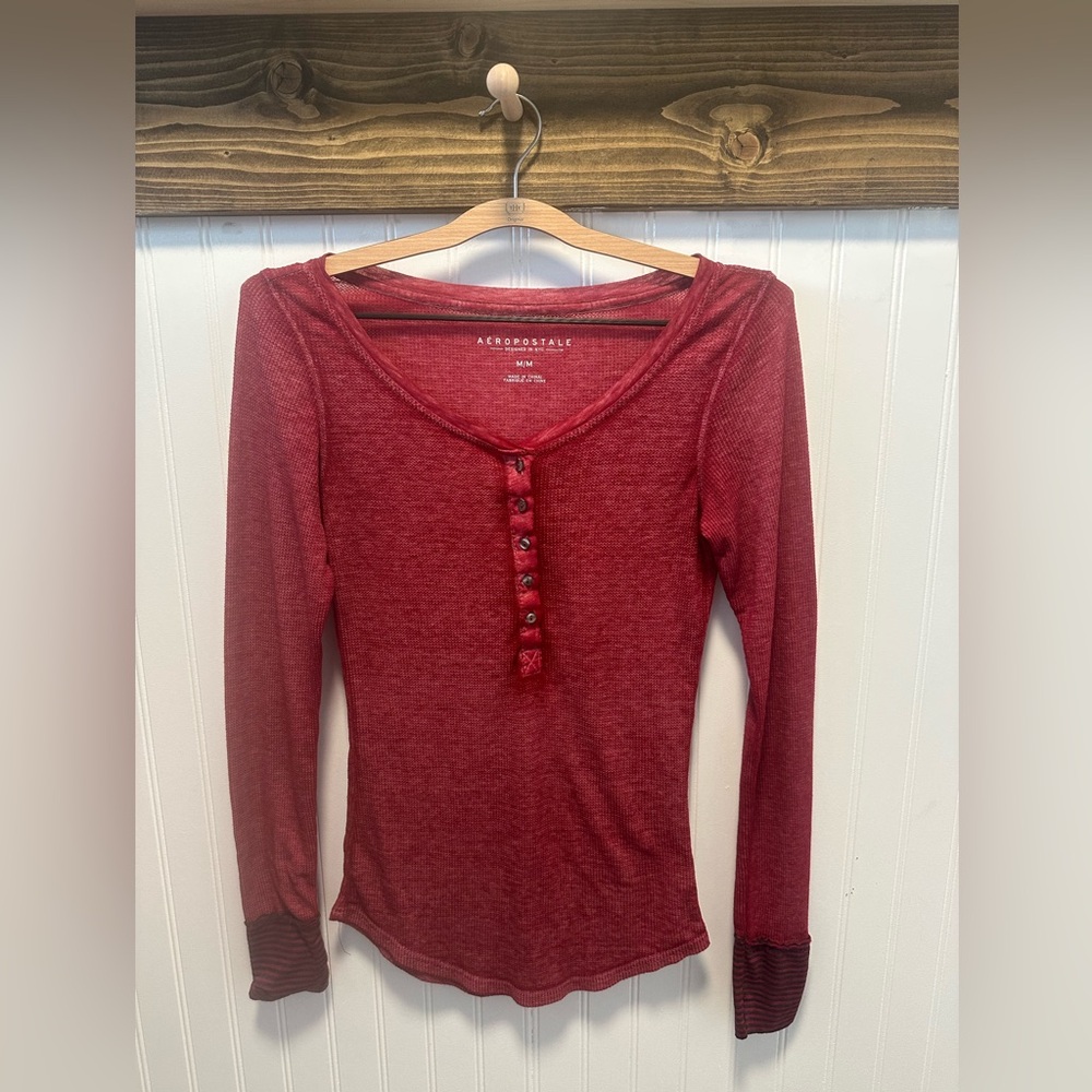 Aeropostale Red/Burgundy Long Sleeve Waffle Knit Henley Top Sz M